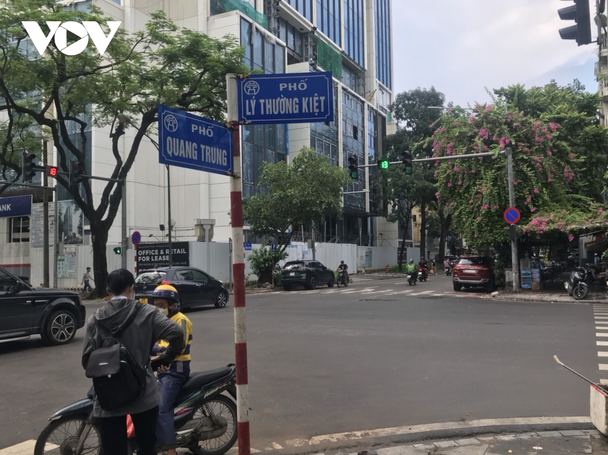Hà Nội cho xe lưu thông hai chiều trên phố Quang Trung, Phùng Hưng - Ảnh 2.