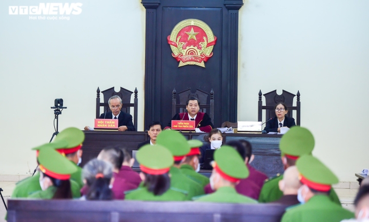Luật sư của bị cáo Lê Tùng Vân lại đề nghị hoãn phiên xử vụ Tịnh thất Bồng Lai - Ảnh 1.