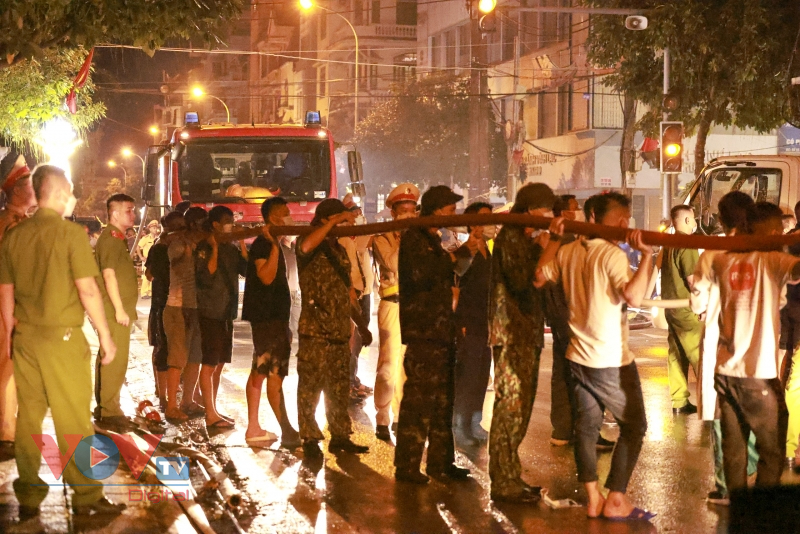 Quảng Ninh: Thành phố Móng Cái huy động toàn lực lượng tham gia dập tắt đám cháy - Ảnh 5.