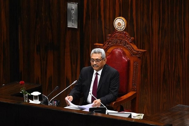 Singapore gia hạn thời gian lưu trú cho cựu Tổng thống Sri Lanka Rajapaksa - Ảnh 1.