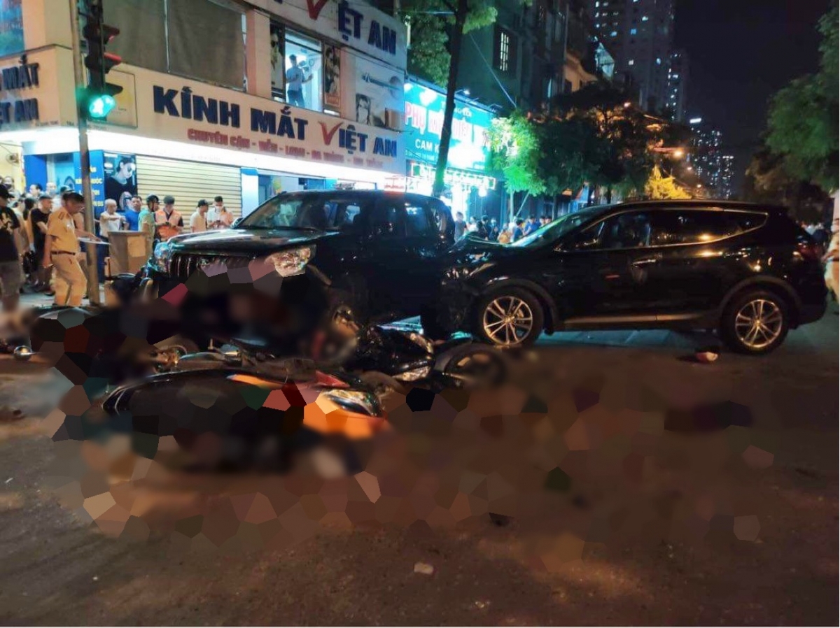 Tạm giữ hình sự tài xế xe gây tai nạn liên hoàn, khiến 1 người tử vong ở Hà Đông - Ảnh 1.