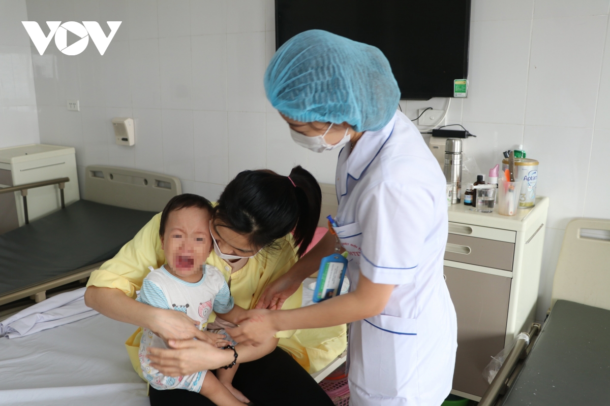 Bệnh nhân mắc cúm A tăng cao bất thường ở Hà Nội - Ảnh 3.