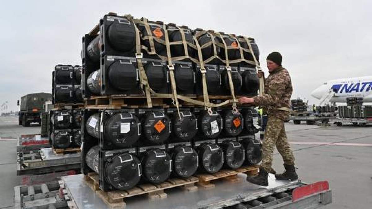 Nga cảnh báo vũ khí phương Tây chuyển cho Ukraine có thể bị tuồn ra 'chợ đen' - Ảnh 1.