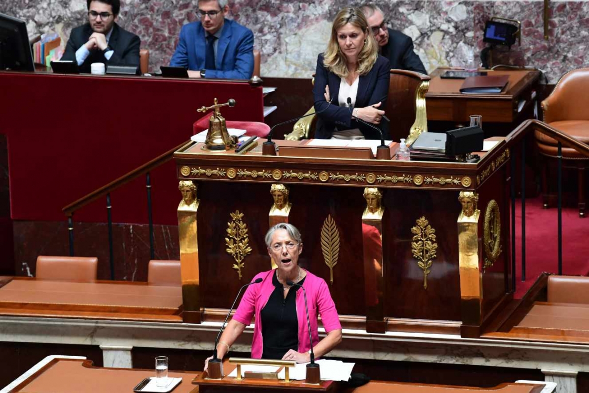 Thủ tướng Pháp công bố các chính sách lớn đầu tiên của Chính phủ mới - Ảnh 1.