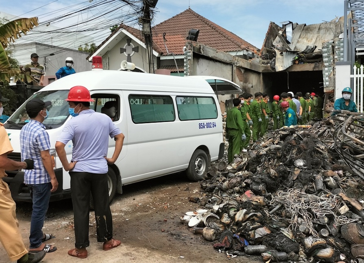 Đã tìm thấy 3 mẹ con trong căn nhà bị cháy ở Ninh Thuận - Ảnh 1.