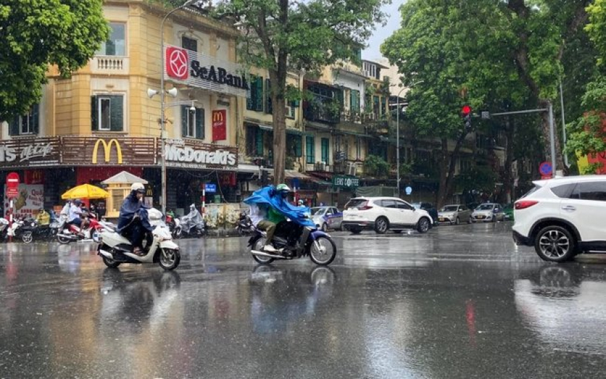 Thời tiết hôm nay: Bắc Bộ, Thanh Hóa và Nghệ An có mưa rào và dông - Ảnh 1.