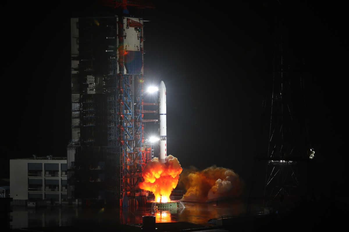 Tên lửa thế hệ mới của Trung Quốc có thể đưa người lên Mặt Trăng vào năm 2030 - Ảnh 2.