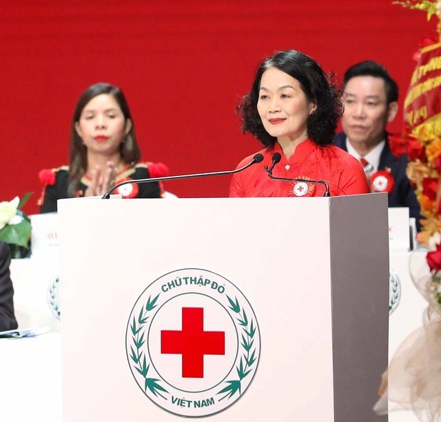 Bà Bùi Thị Hòa được bầu giữ chức Chủ tịch Hội Chữ thập đỏ Việt Nam lần thứ XI, nhiệm kỳ 2022-2027 - Ảnh 2.