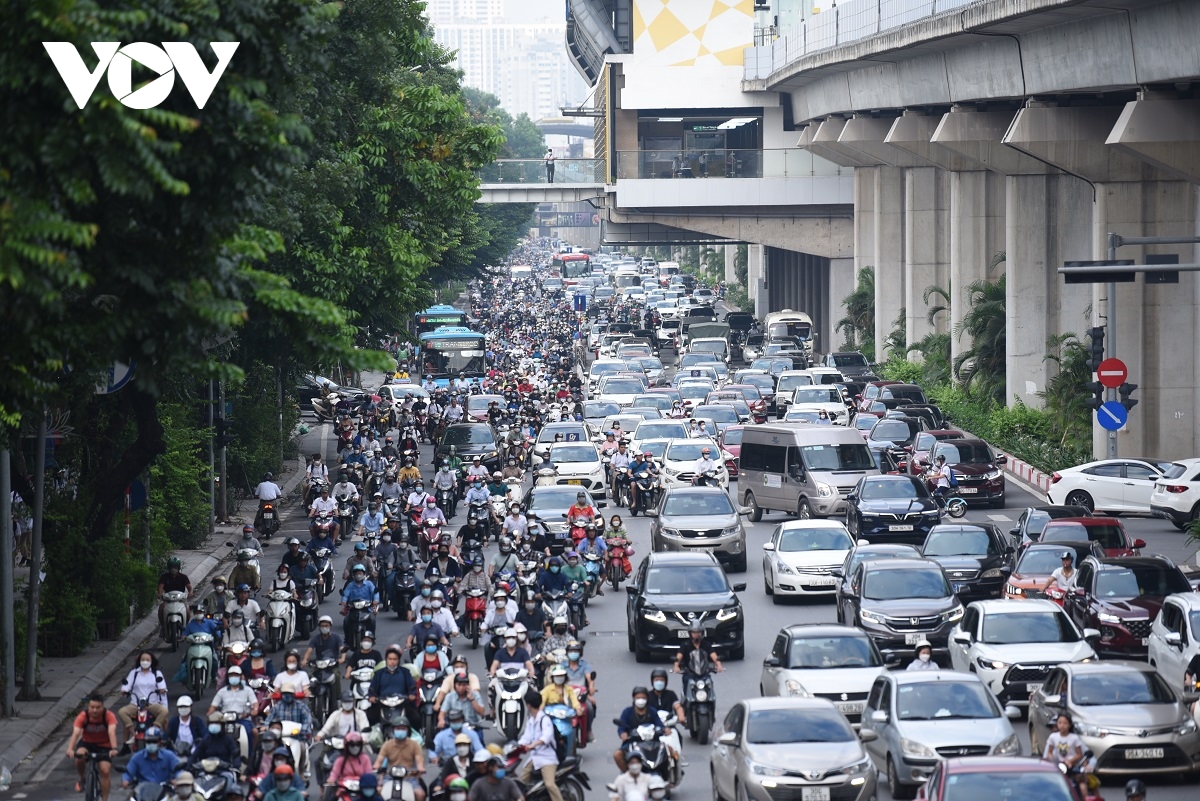 Đường Nguyễn Trãi vẫn lộn xộn sau phân làn, người tham gia giao thông ý thức kém - Ảnh 13.