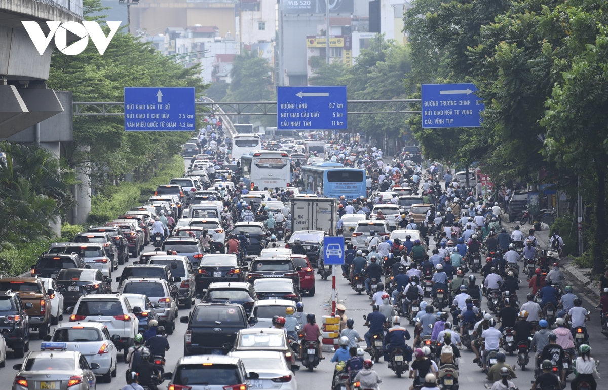 Đường Nguyễn Trãi vẫn lộn xộn sau phân làn, người tham gia giao thông ý thức kém - Ảnh 9.