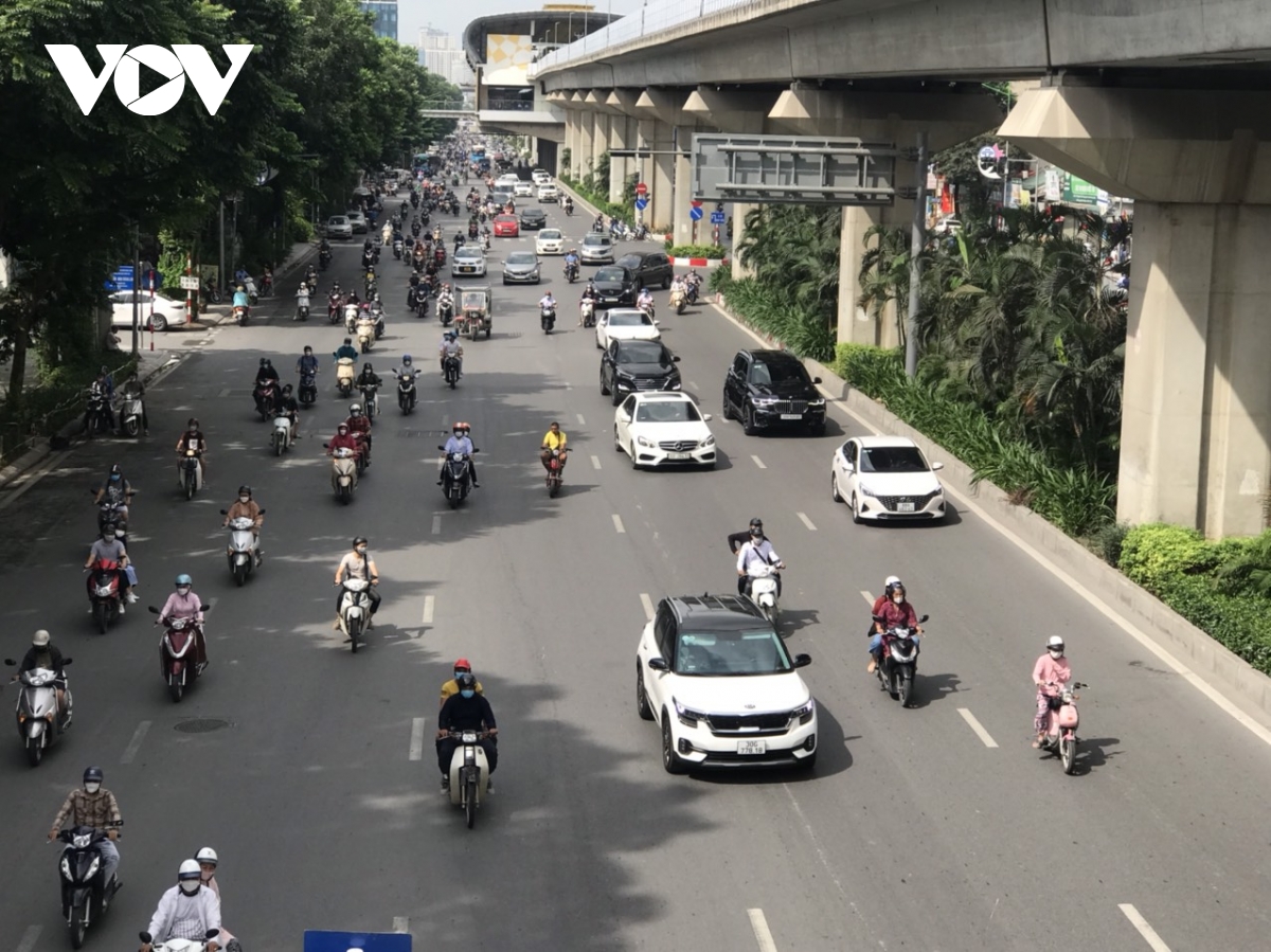 Đường Nguyễn Trãi vẫn lộn xộn sau 1 tháng thí điểm tách làn ô tô, xe máy - Ảnh 10.