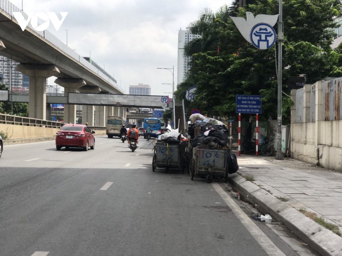 Đường Nguyễn Trãi vẫn lộn xộn sau 1 tháng thí điểm tách làn ô tô, xe máy - Ảnh 18.