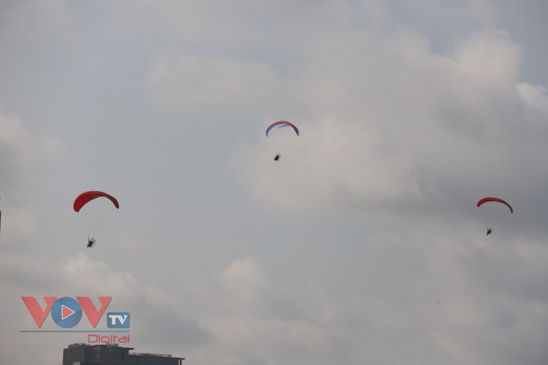 TP.HCM tổ chức thả khinh khí cầu kéo đại kỳ mừng lễ Quốc Khánh - Ảnh 11.