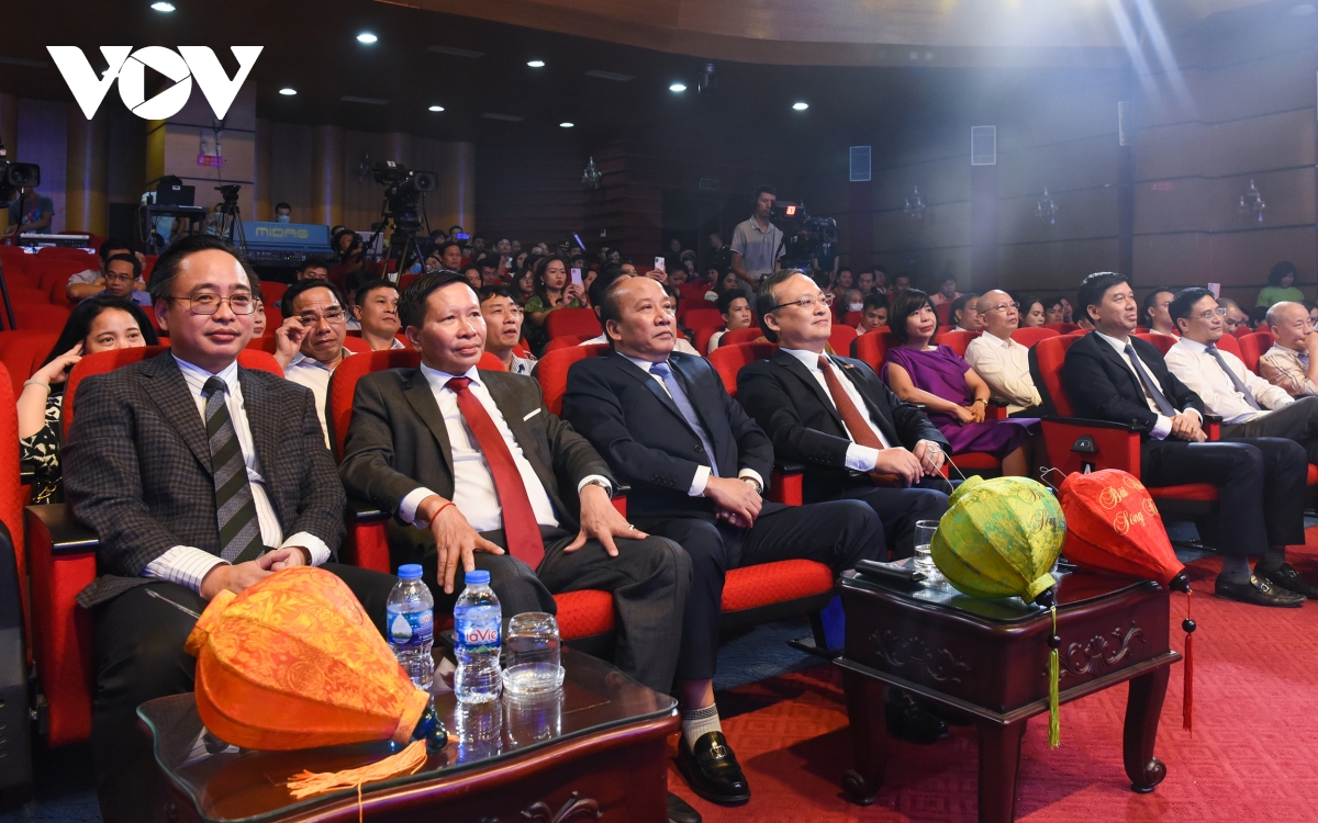 Toàn cảnh Lễ trao giải thưởng Tiếng nói Việt Nam lần thứ VI năm 2022 - Ảnh 2.