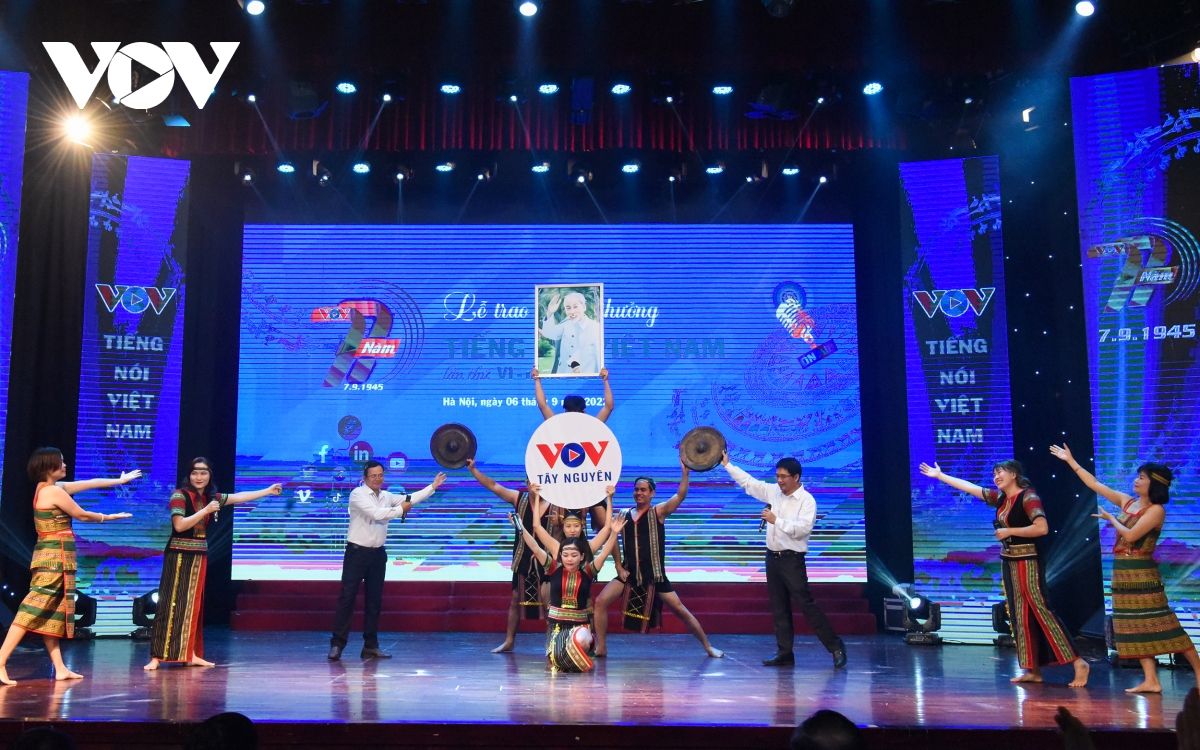 Toàn cảnh Lễ trao giải thưởng Tiếng nói Việt Nam lần thứ VI năm 2022 - Ảnh 1.