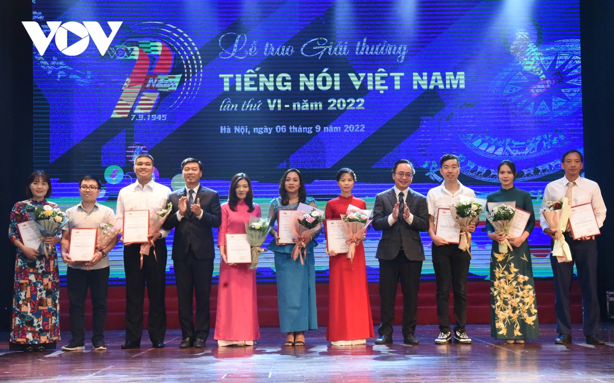 Toàn cảnh Lễ trao giải thưởng Tiếng nói Việt Nam lần thứ VI năm 2022 - Ảnh 10.