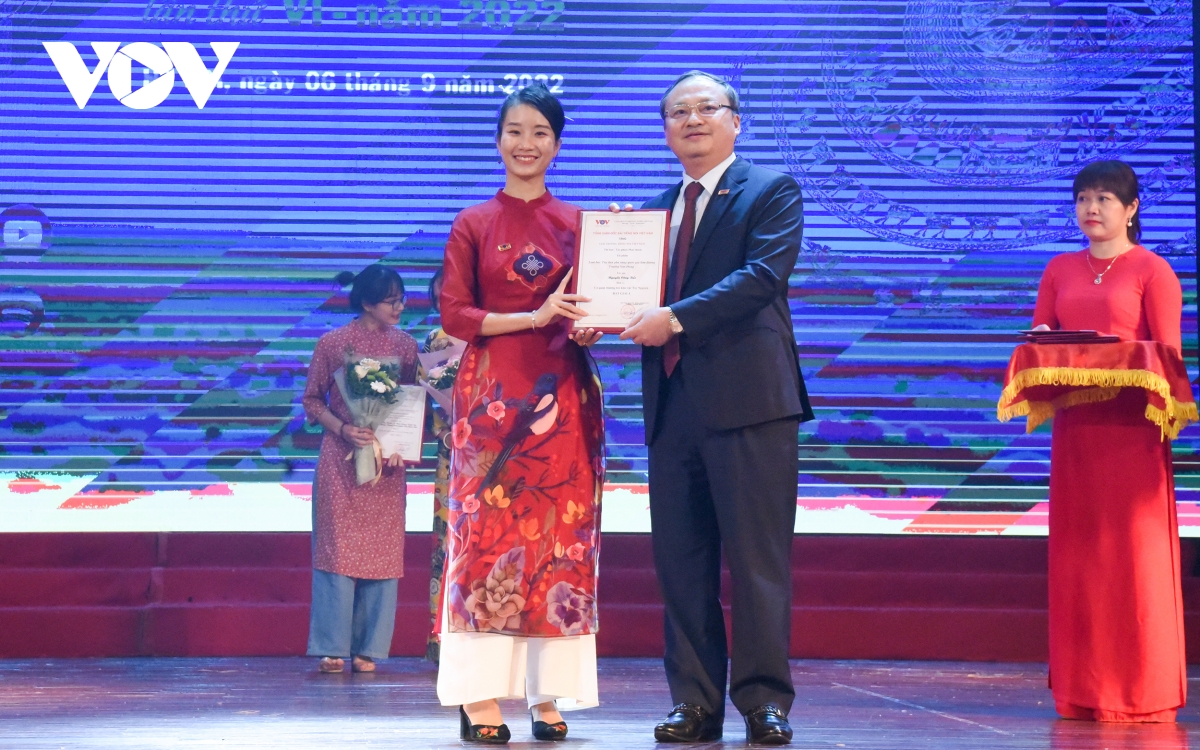 Toàn cảnh Lễ trao giải thưởng Tiếng nói Việt Nam lần thứ VI năm 2022 - Ảnh 7.