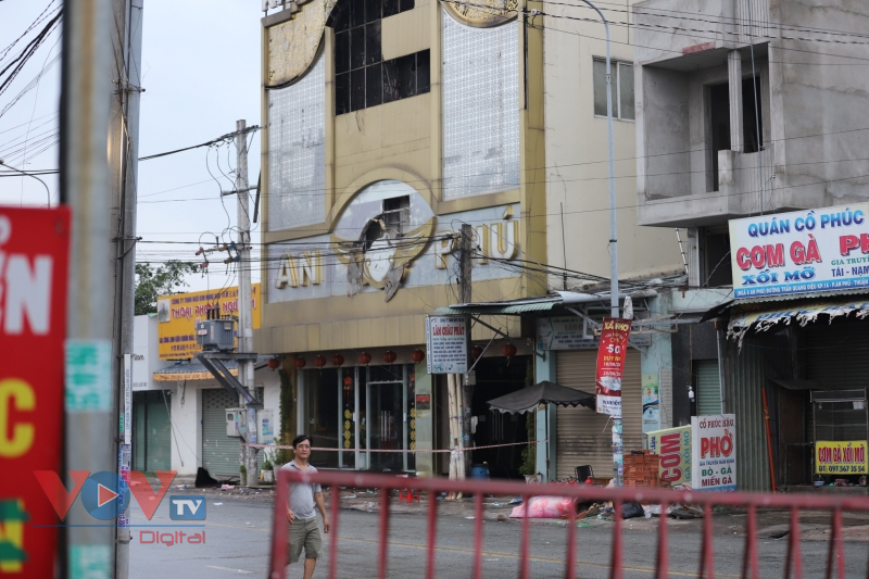 Cận cảnh hiện trường quán karaoke cháy khiến 33 người chết ở Bình Dương - Ảnh 3.