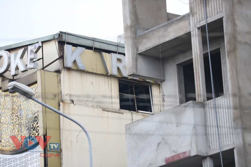 Cận cảnh hiện trường quán karaoke cháy khiến 33 người chết ở Bình Dương - Ảnh 7.