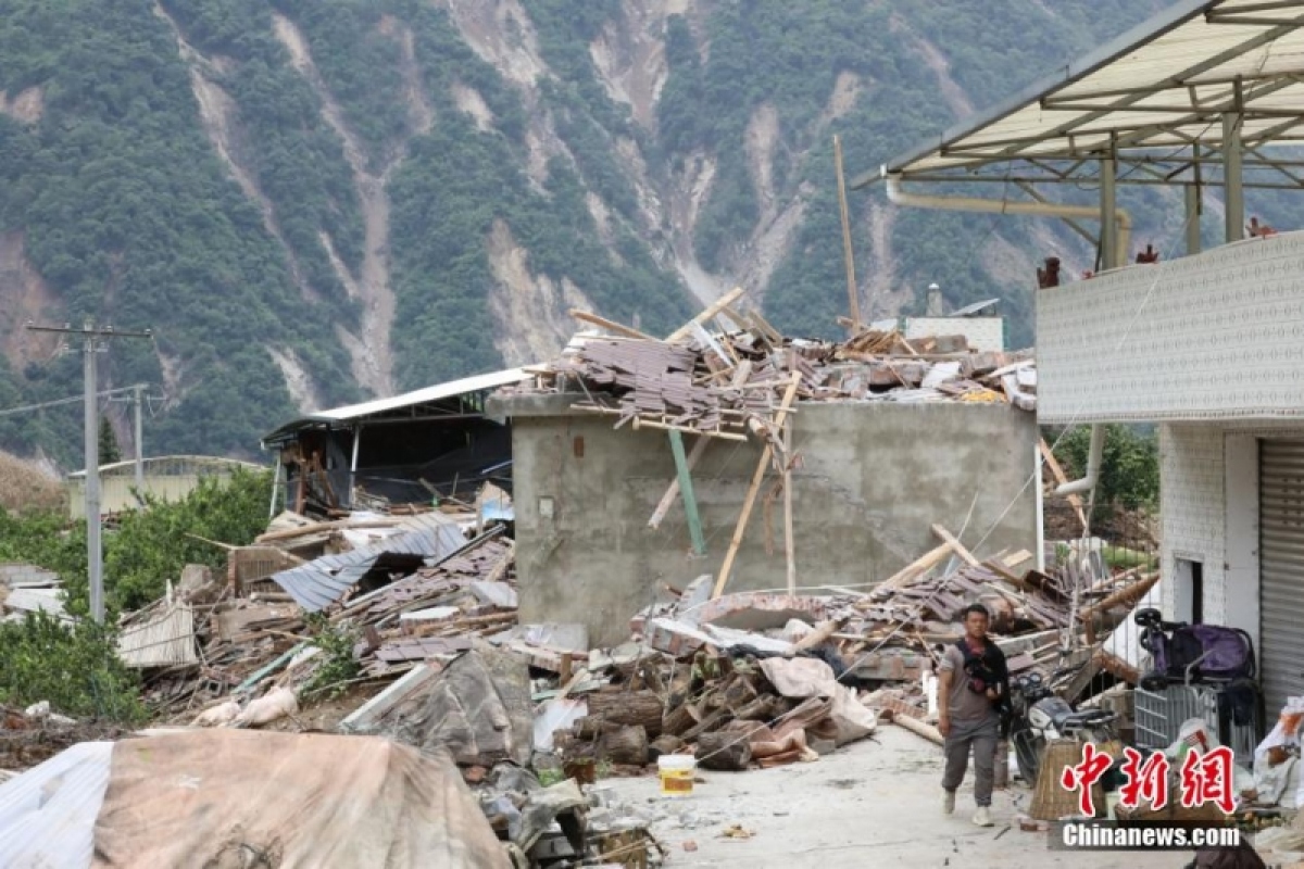 Số người thiệt mạng do động đất ở Tứ Xuyên (Trung Quốc) tăng lên 82 - Ảnh 1.
