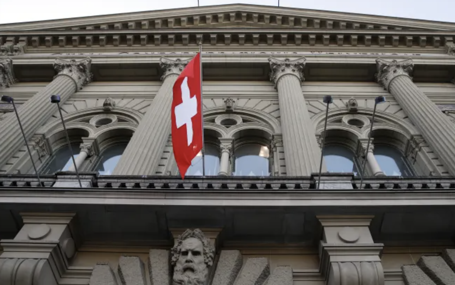 Lý do Ngân hàng Trung ương Thụy Sĩ thua lỗ nặng nhất trong lịch sử 116 năm - Ảnh 1.