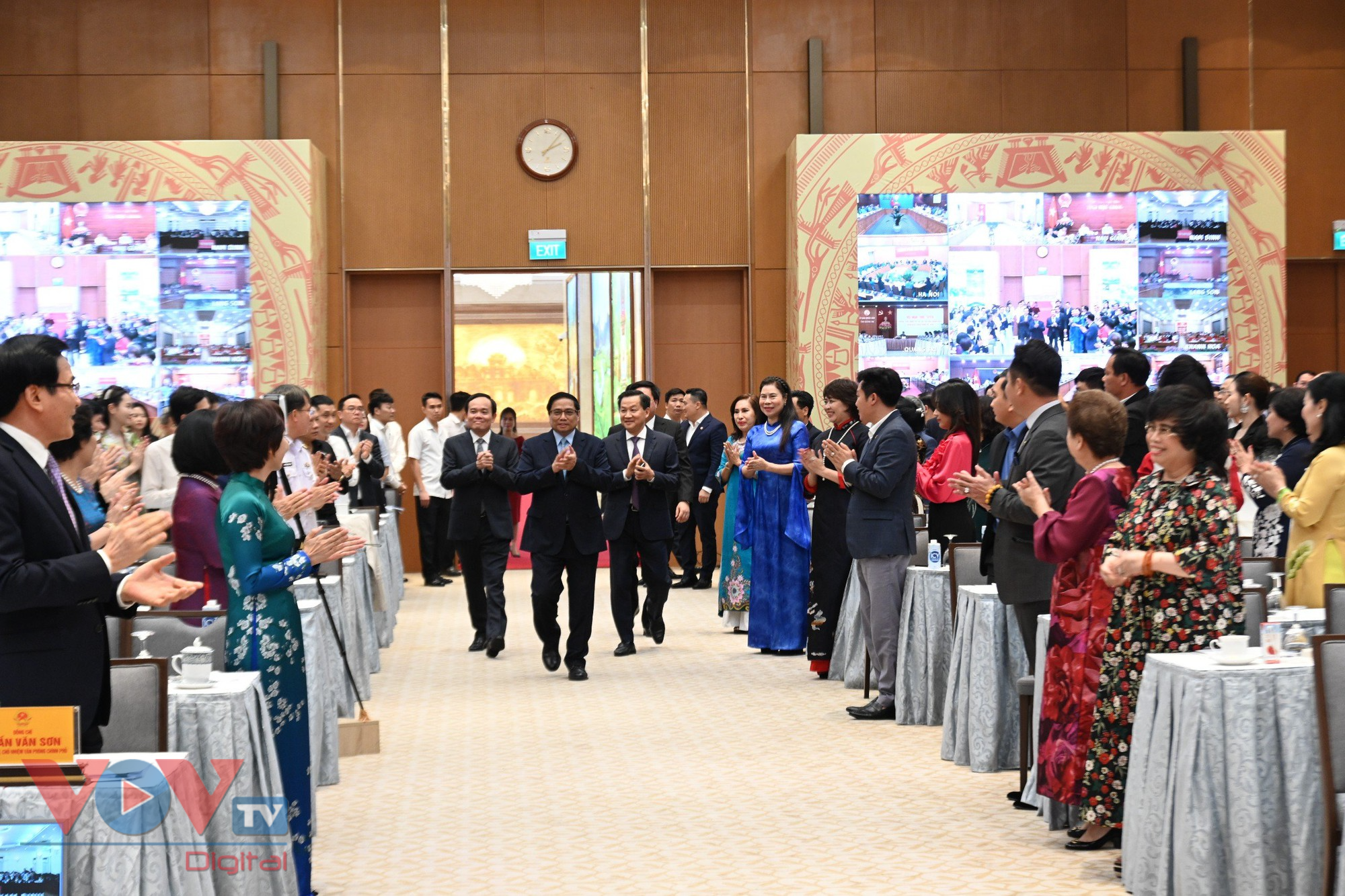 Thủ tướng Phạm Minh Chính gặp mặt đại diện doanh nhân Việt Nam - Ảnh 1.