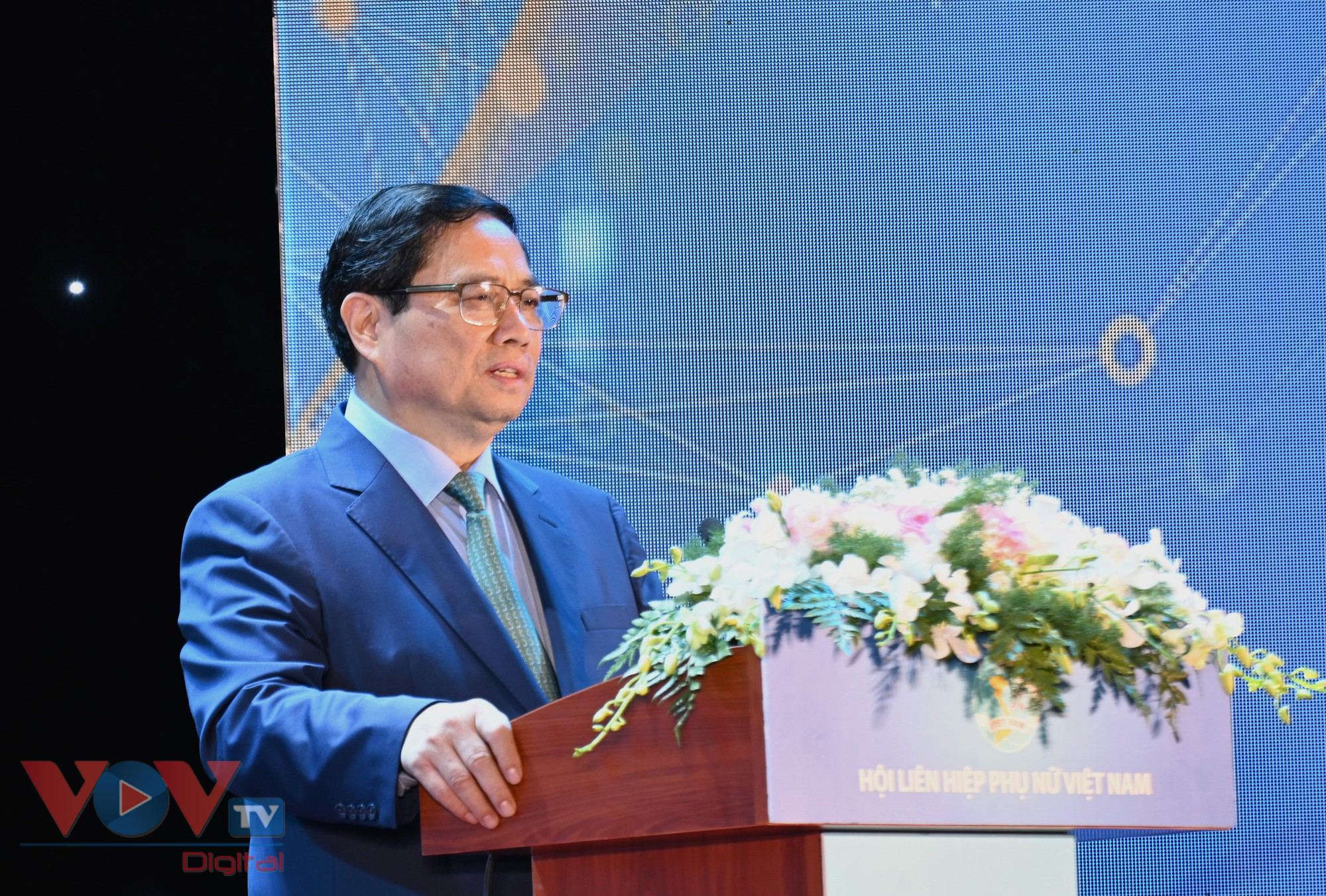 Thủ tướng Phạm Minh Chính dự lễ trao giải Chung kết toàn quốc Cuộc thi “Phụ nữ khởi nghiệp, phát huy tài năng nguyên bản địa” - Ảnh 1.