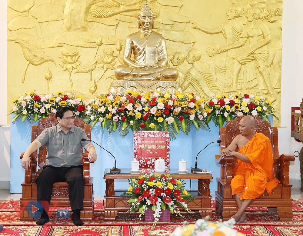 Thủ tướng đến thăm, chúc mừng Hội Đoàn kết sư sãi yêu nước tỉnh Trà Vinh - Ảnh 1.