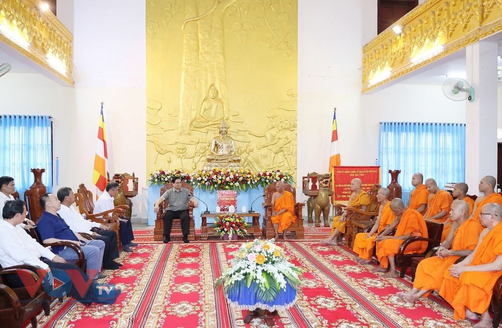 Thủ tướng đến thăm, chúc mừng Hội Đoàn kết sư sãi yêu nước tỉnh Trà Vinh - Ảnh 2.