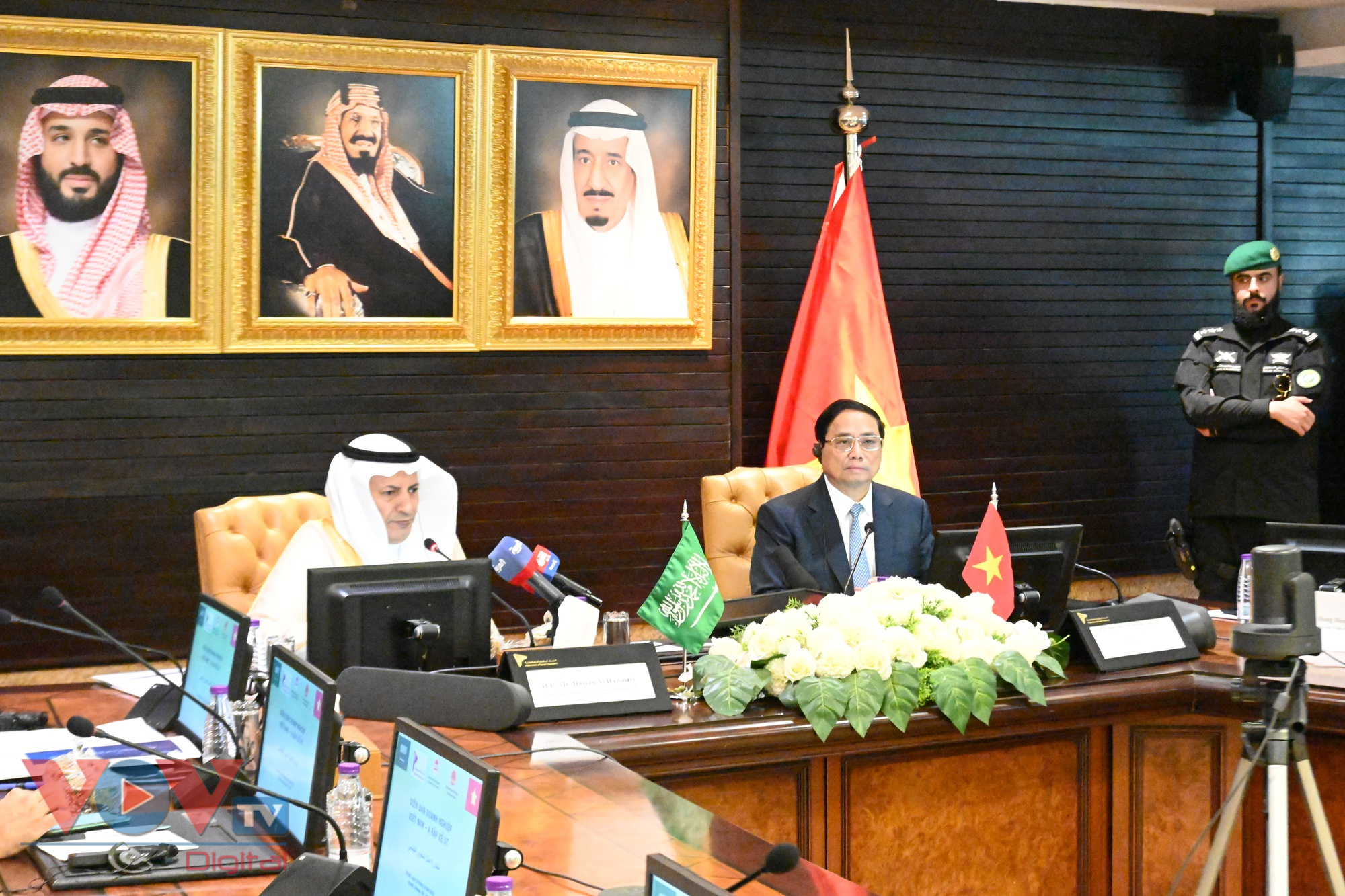 Thủ tướng Phạm Minh Chính dự Diễn đàn Kinh doanh Việt Nam - Saudi Arabia và chứng kiến Lễ ký kết các văn kiện hợp tác - Ảnh 1.