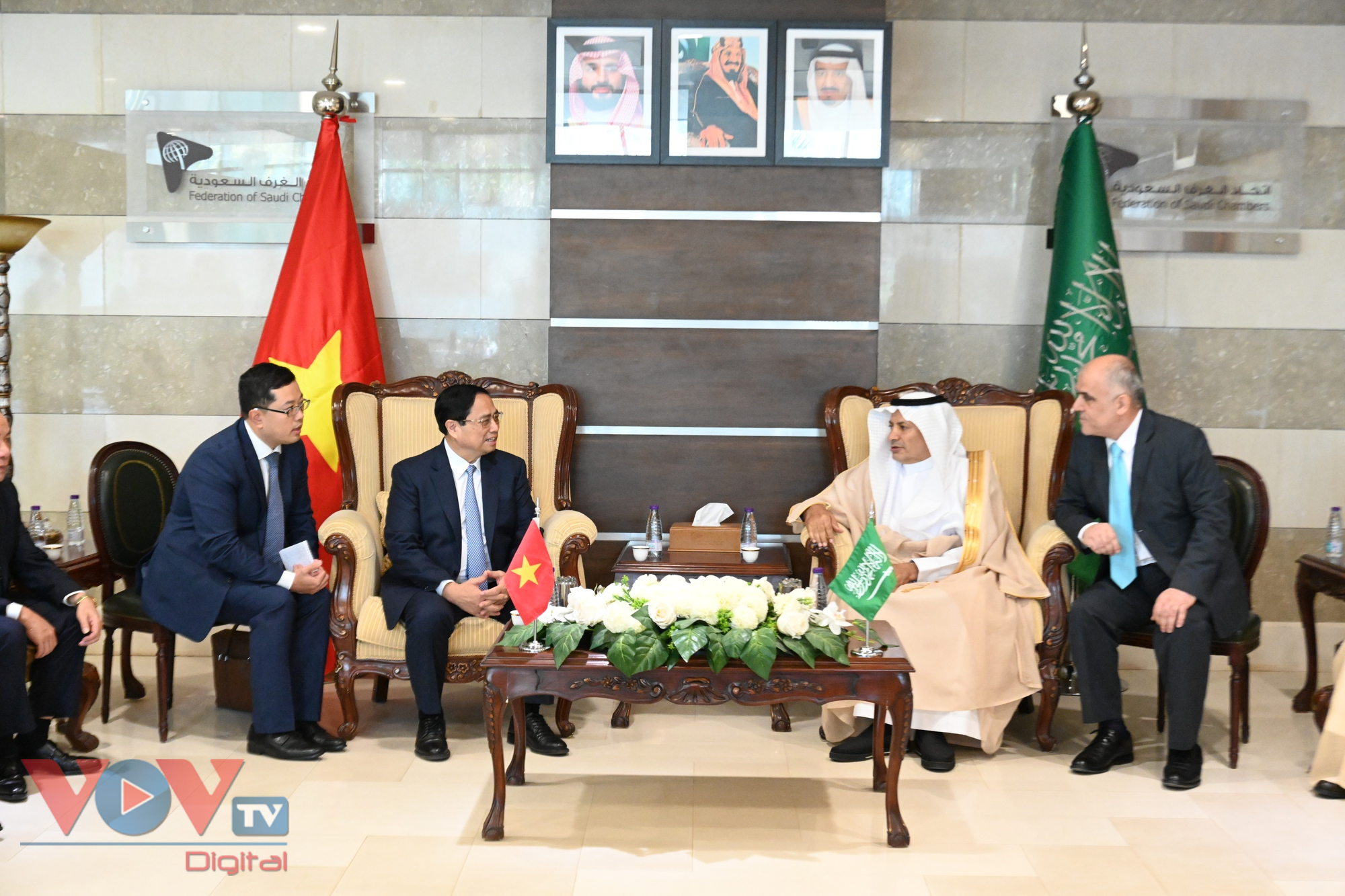 Thủ tướng Phạm Minh Chính dự Diễn đàn Kinh doanh Việt Nam - Saudi Arabia và chứng kiến Lễ ký kết các văn kiện hợp tác - Ảnh 3.