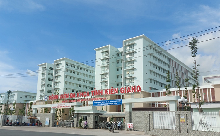 2 vợ chồng bác sĩ làm việc ở bệnh viện đa khoa tỉnh Kiên Giang tự vẫn - Ảnh 1.