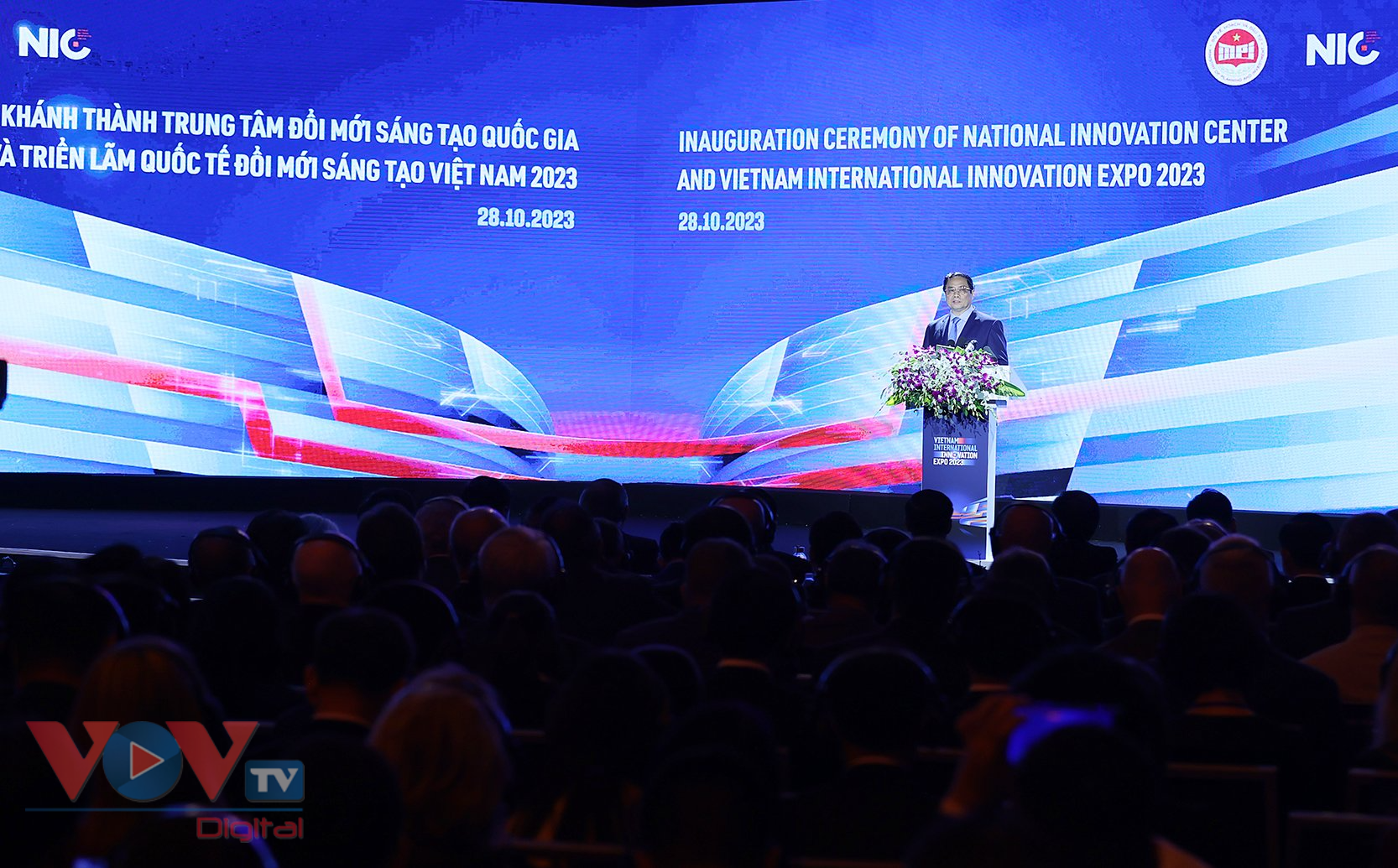 Thủ tướng dự Lễ khánh thành NIC cơ sở Hòa Lạc và khai mạc Triển lãm quốc tế đổi mới sáng tạo Việt Nam 2023 - Ảnh 3.