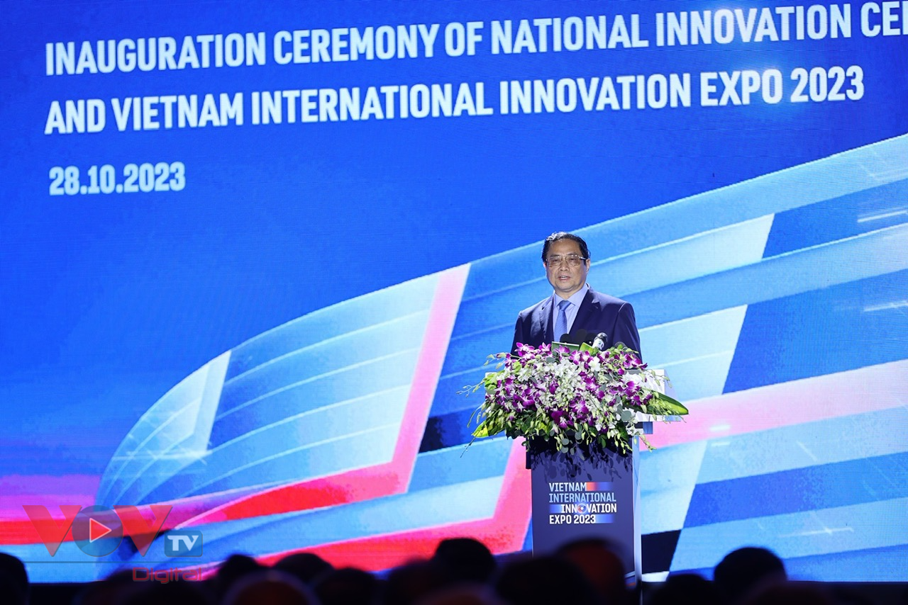 Thủ tướng dự Lễ khánh thành NIC cơ sở Hòa Lạc và khai mạc Triển lãm quốc tế đổi mới sáng tạo Việt Nam 2023 - Ảnh 4.