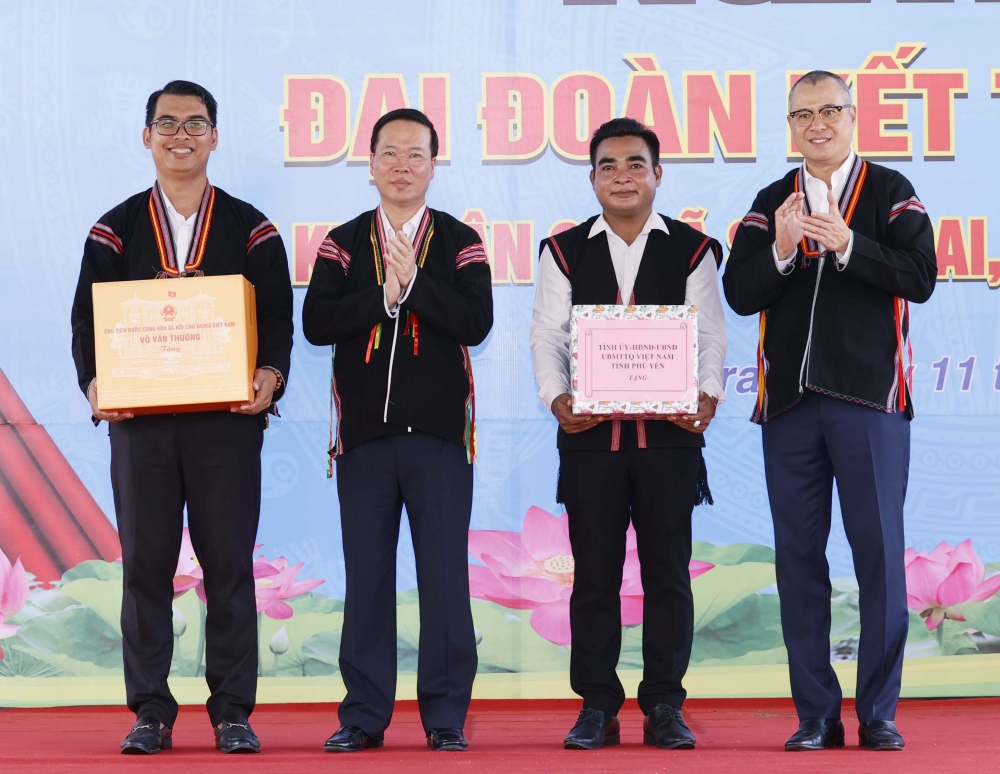 Chủ tịch nước Võ Văn Thưởng dự Ngày hội Đại đoàn kết toàn dân tộc tại Phú Yên- Ảnh 5.