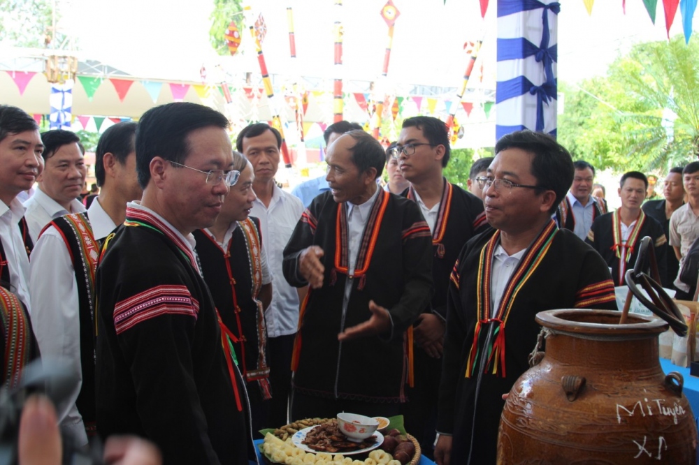 Chủ tịch nước Võ Văn Thưởng dự Ngày hội Đại đoàn kết toàn dân tộc tại Phú Yên- Ảnh 4.