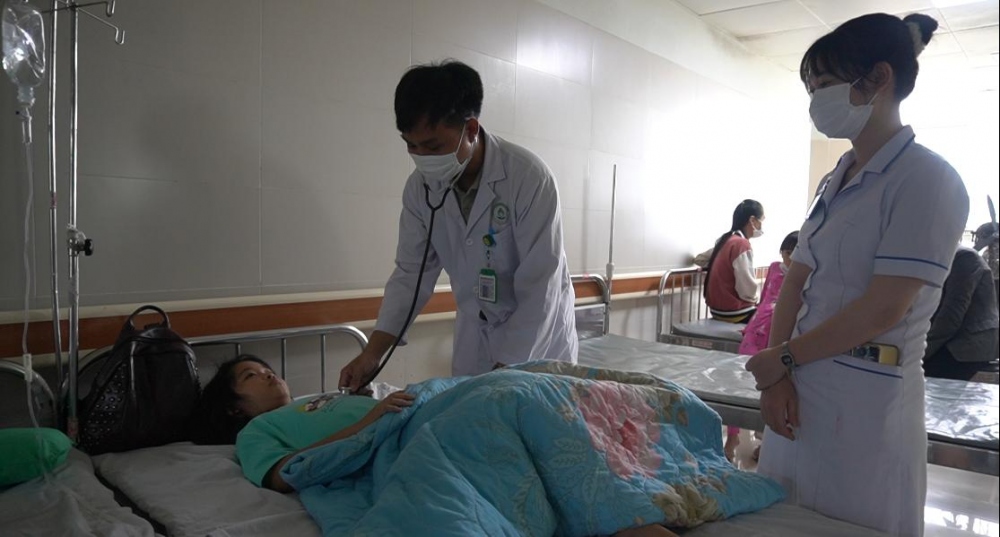 Vụ ngộ độc tập thể ở Kiên Giang, 63 học sinh đã được xuất viện- Ảnh 1.