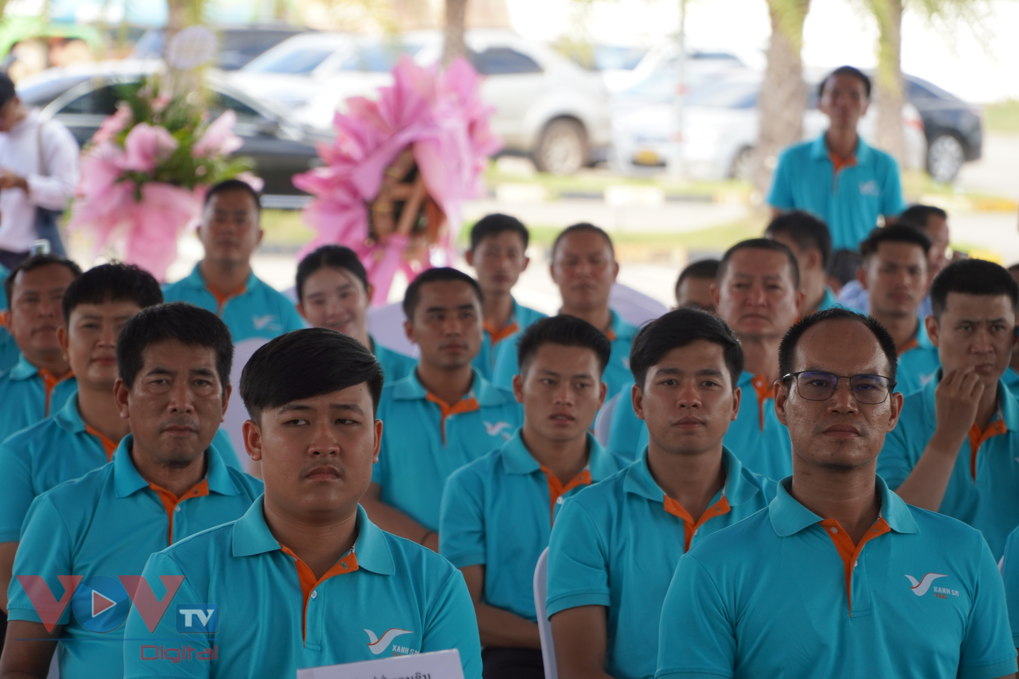 Dịch vụ taxi Xanh SM của Việt Nam chính thức khai trương tại Lào - Ảnh 5.
