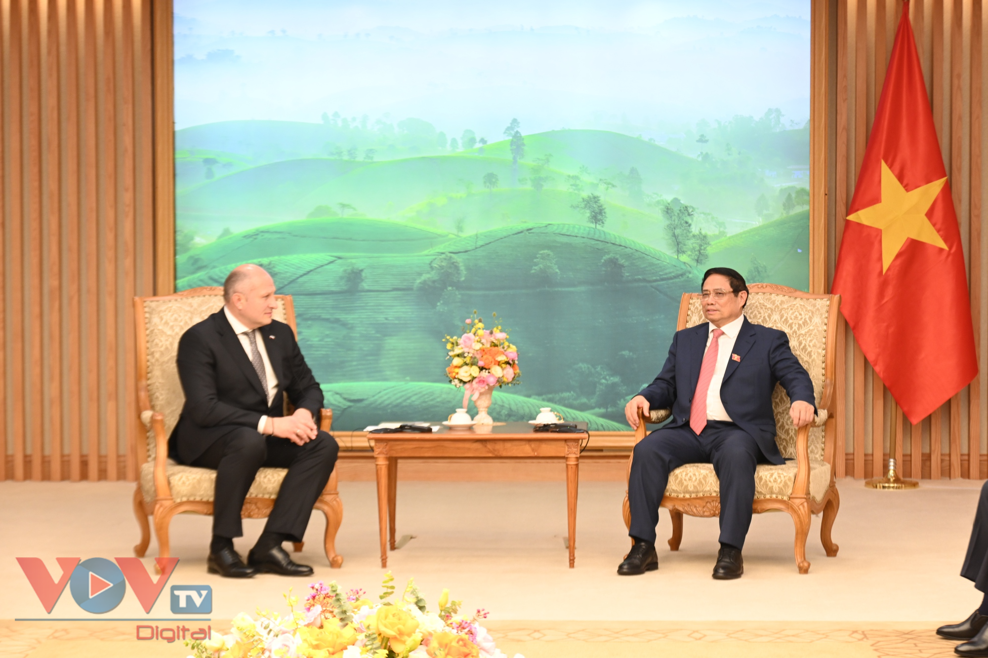 Thủ tướng Phạm Minh Chính tiếp Bộ trưởng Bộ Tình trạng khẩn cấp Liên bang Nga - Ảnh 2.