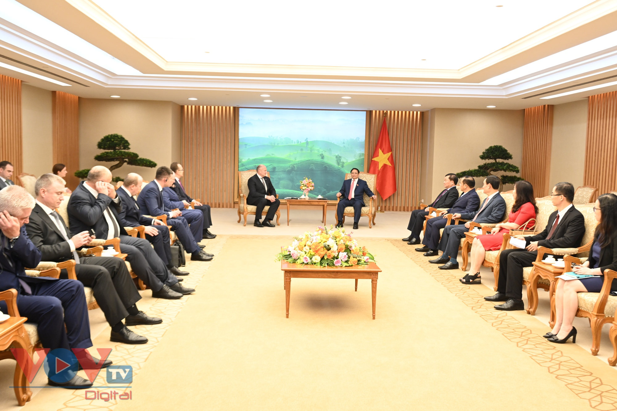 Thủ tướng Phạm Minh Chính tiếp Bộ trưởng Bộ Tình trạng khẩn cấp Liên bang Nga - Ảnh 3.