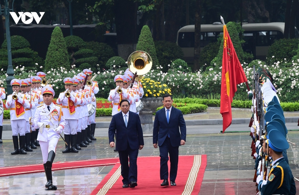 Ảnh: Toàn cảnh lễ đón và hội đàm giữa Thủ tướng Việt Nam và Thủ tướng Campuchia- Ảnh 5.