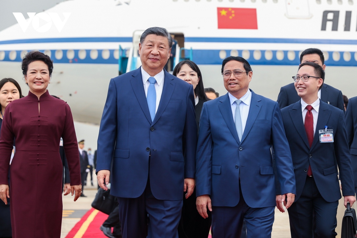 Thủ tướng Phạm Minh Chính đón Tổng Bí thư, Chủ tịch Trung Quốc Tập Cận Bình tại sân bay Nội Bài- Ảnh 7.