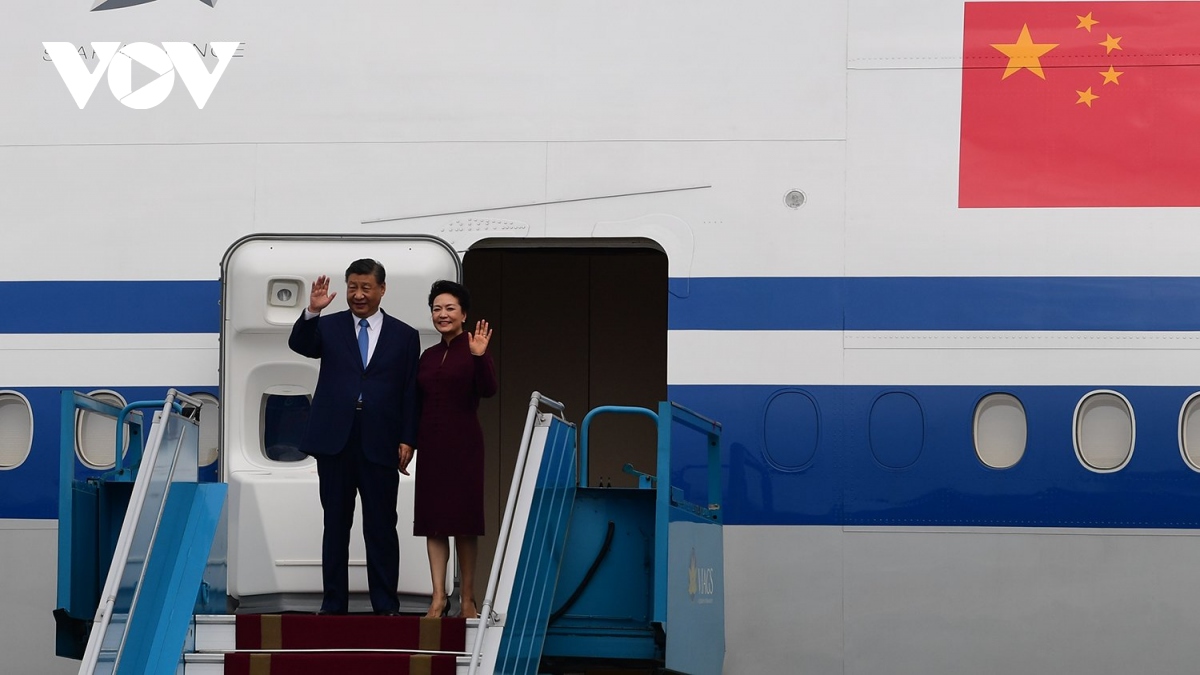 Thủ tướng Phạm Minh Chính đón Tổng Bí thư, Chủ tịch Trung Quốc Tập Cận Bình tại sân bay Nội Bài- Ảnh 3.