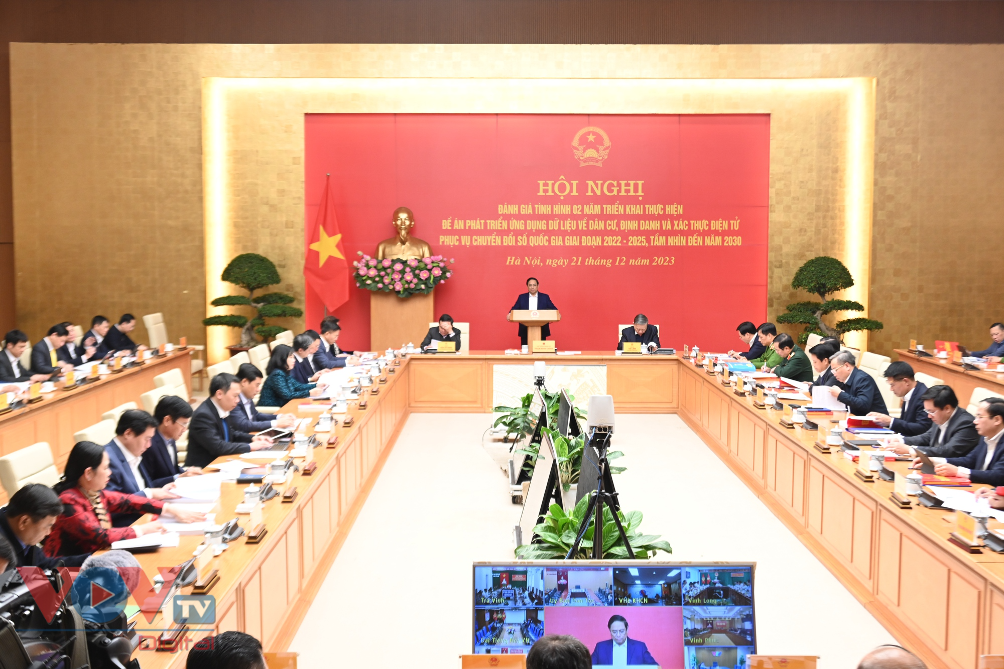 Thủ tướng Phạm Minh Chính chủ trì Hội nghị trực tuyến toàn quốc đánh giá tình hình 2 năm triển khai thực hiện Đề án 06- Ảnh 1.