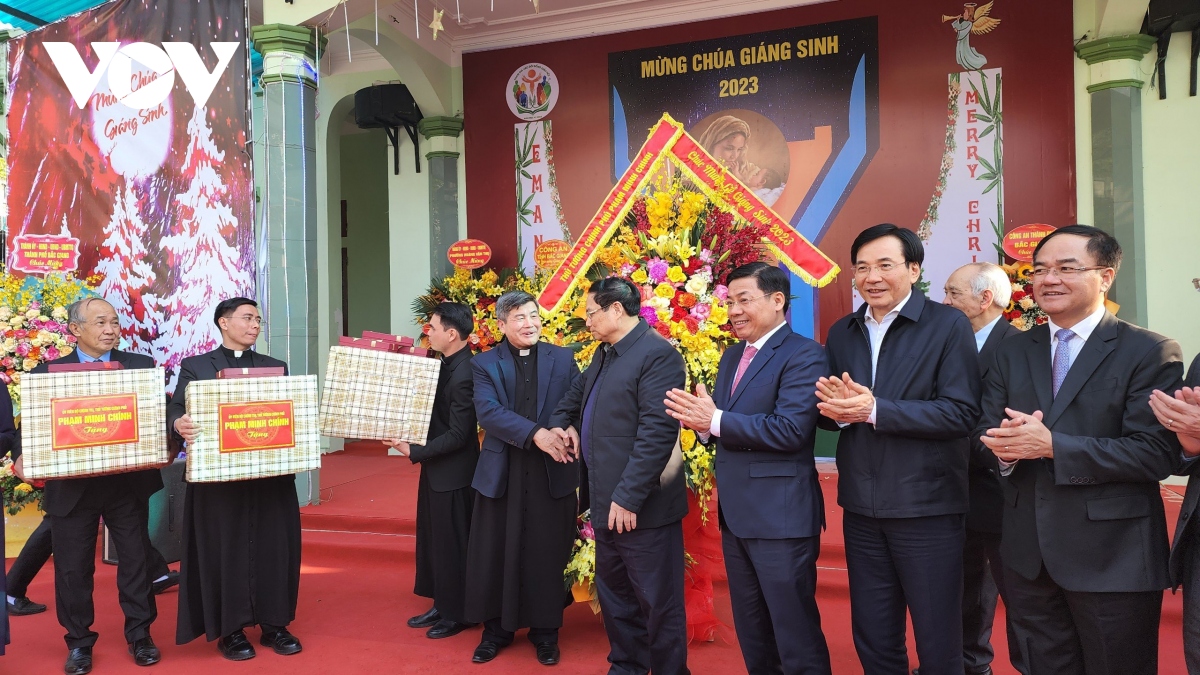 Thủ tướng Phạm Minh Chính thăm, chúc mừng Giáng sinh tại Giáo xứ Bắc Giang- Ảnh 4.