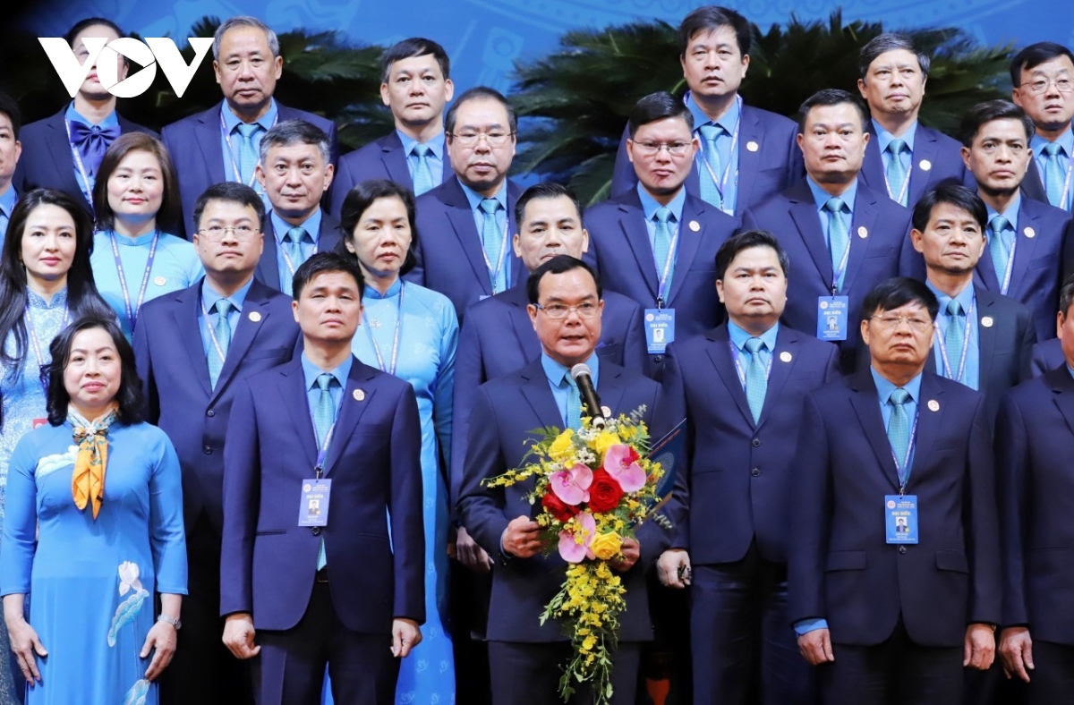 Ông Nguyễn Đình Khang giữ chức Chủ tịch Tổng Liên đoàn LĐ Việt Nam khóa XIII- Ảnh 2.