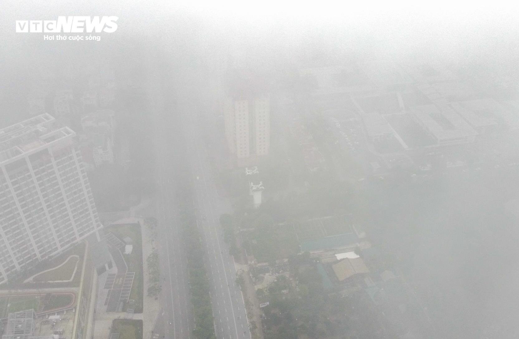Hà Nội ô nhiễm không khí thứ 3 thế giới, bầu trời mịt mù từ sáng tới trưa- Ảnh 5.