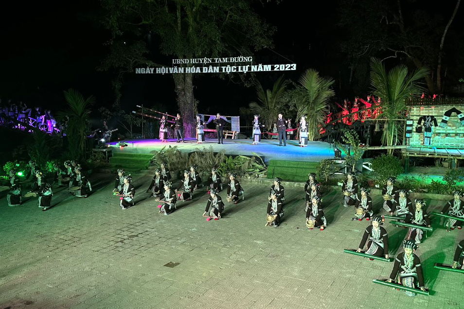 Nhiều hoạt động hấp dẫn tại Ngày hội văn hóa dân tộc Lự tại huyện Tam Đường, tỉnh Lai Châu.jpg