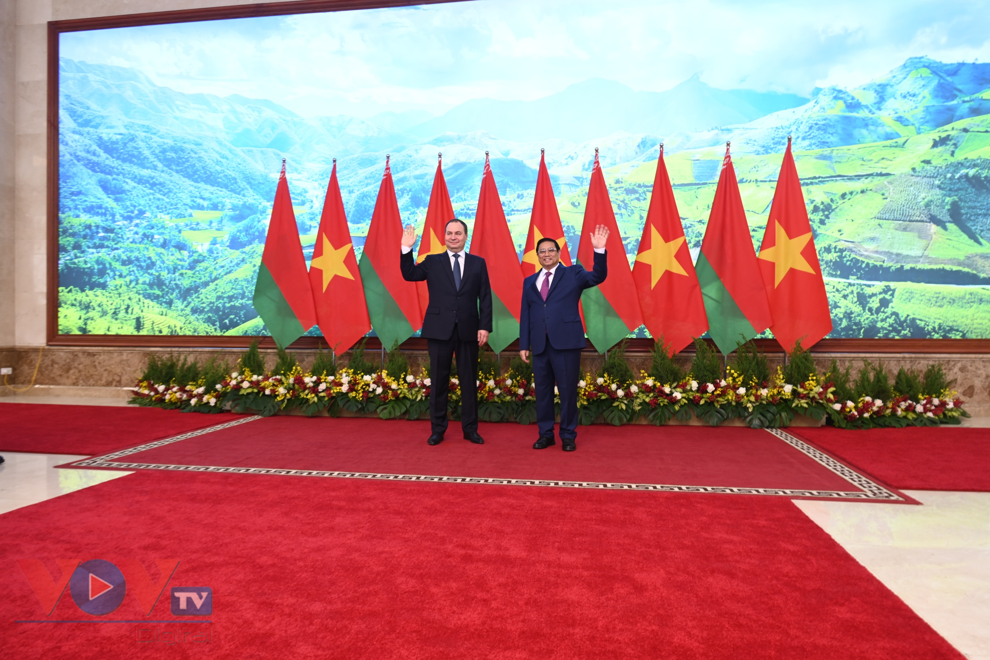 Thủ tướng Chính phủ Phạm Minh Chính hội đàm với Thủ tướng Cộng hòa Belarus Roman Golovchenko- Ảnh 1.