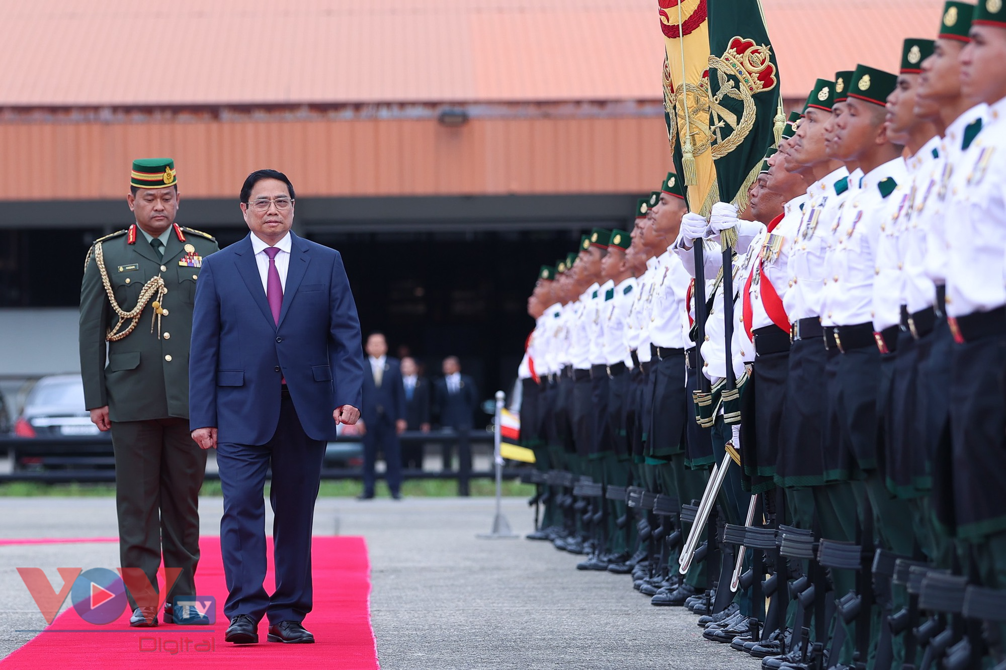 Lễ đón Thủ tướng Phạm Minh Chính và Phu nhân thăm chính thức Brunei - Ảnh 3.